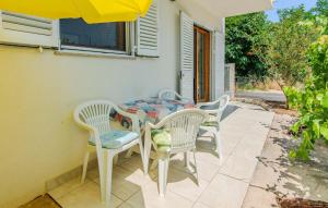 1 Bedroom Nice Apartment In Nin