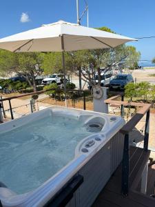 Marina Luxury Houseboat Lace 