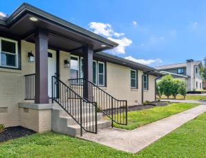 Diana's Place - 6 BDR Ranch Long or Short Stays - 3hvězdičkové hotely ve městě Murfreesboro