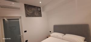 Cozy White House - Near Beach