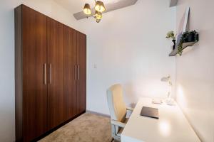 Cebu City Center Suite- Scenic view with Balcony