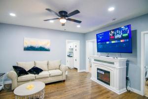 Fully Furnished 1st Floor Retreat