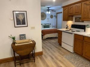 Legacy House Studio Apartment