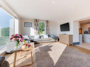 7 Bed in Matlock 89448