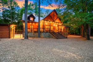 After the Sunset 1-Level 5BR Pool - Arcade - 4hvězdičkové hotely ve městě Broken Bow