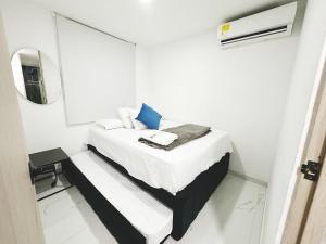 Moderno apto low cost 15 min CC buena vista 2 TV con parqueadero comunal