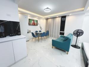 Moderno apto low cost 15 min CC buena vista 2 TV con parqueadero comunal