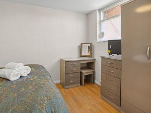 Gable End Coastal Retreat