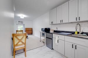 Dock Access Waterfront Studio in Colonial Beach!