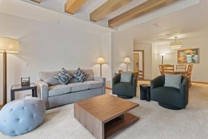 4207 - Two Bedroom Standard Creekside Condominiums condo