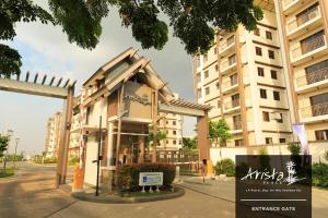 Arista Place 2 bedroom Condo near airport