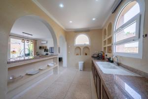 Ocean Breeze Retreat Steps from the Tiznit Shore