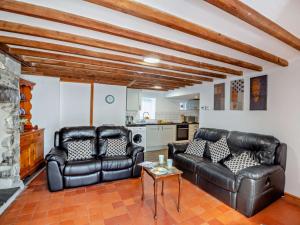 2 Bed in Aberdesach 92082