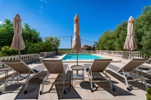 Apartments Villa Verica - Mit Meerblick & Pool auf der Insel Rab