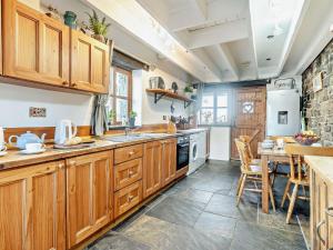 3 Bed in Gower 93942