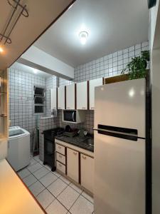 Ap no centrinho de Canasvieiras ,2 quadras mar