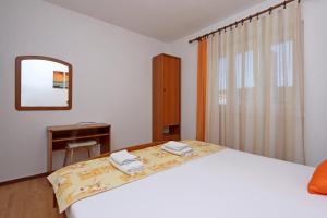 Apartments by the sea Supetarska Draga - Donja, Rab - 5030