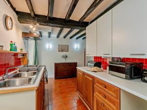 2 Bed in Machynlleth 93079