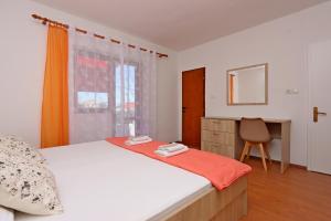 Apartments by the sea Supetarska Draga - Donja, Rab - 5030