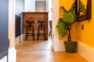 Centre Meadowside Residence