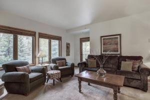 Three-Bedroom Apartment room in Tyra Riverbend 213 Condo