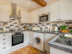 1 Bed in Brecon BN015