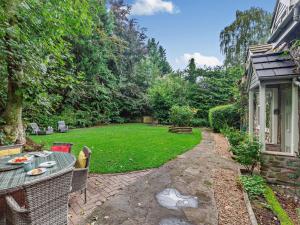 2 Bed in Lyonshall 93321