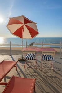 Zonnig Penthouse met Panoramisch Zeezicht