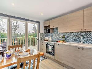 2 Bed in Westward Ho 95625