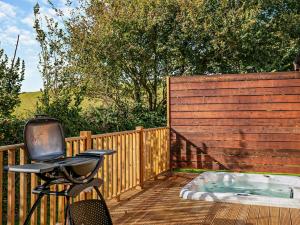 2 Bed in Westward Ho 95625