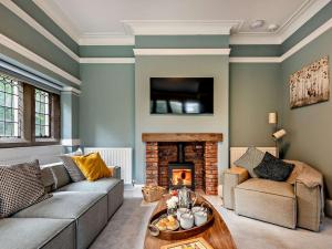 5 Bed in Monmouth 94050