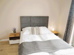 Luxury holiday home for 20 people