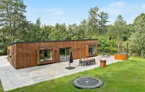 Cozy Home In Hadsund With Wifi