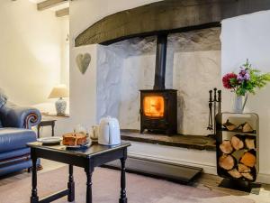 2 Bed in Betws-y-Coed 78601