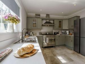 6 Bed in Saundersfoot FB218