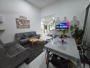 Homestay DAR AL - HAQEM Fully Aircond