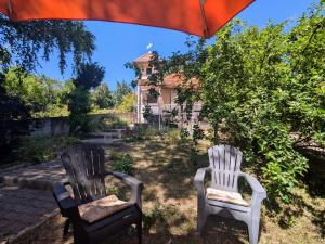 Maisons de vacances Charmante maisonnette renovee au bord de la Loire pour une escapade a deux - FR-1-582-536 : photos des chambres