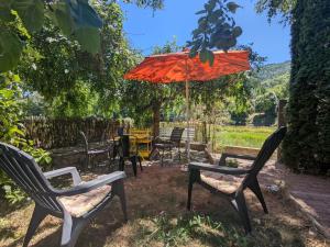 Maisons de vacances Charmante maisonnette renovee au bord de la Loire pour une escapade a deux - FR-1-582-536 : photos des chambres