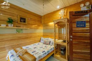 Family World Transhotel: Jemimah & Abraham (2BR)