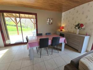 Maison avec Cheminée, Terrasse et Wifi proche de Domme - FR-1-616-43