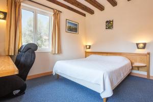 Logis Hotel Restaurant Auberge Les Rives de lArzon