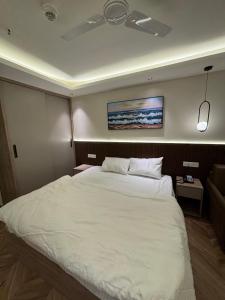 Sun twilight studio and hotal