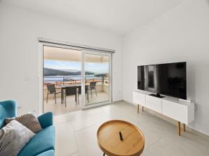 Enchanting Summer Apartment with Sea View