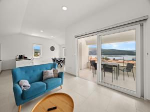 Enchanting Summer Apartment with Sea View