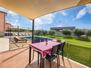 Attic apartment with balcony in Medulin