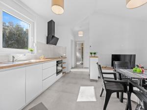 Attractive apartment in Peroj with terrace