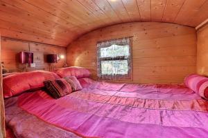 Maisons de vacances Roulotte la comtesse gitane : photos des chambres