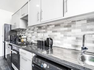 Sea View Apartment One - Uk36846