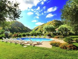 Apartment in Gasponi with Mountain Views