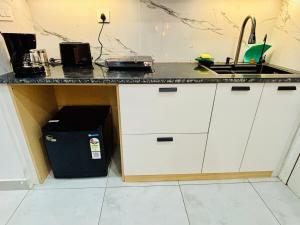 The Glammy Premium Flat for Family Couples & Solo